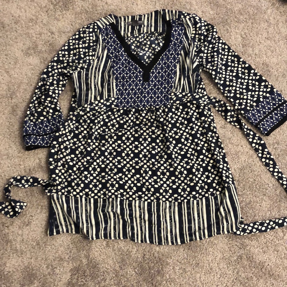 A Pea in the pod maternity shirt s